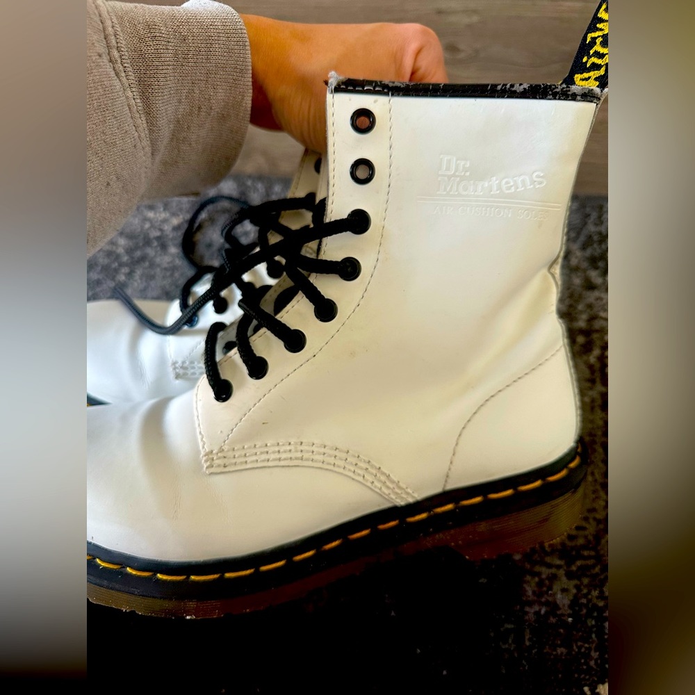 Dr Martens, white, size 9us